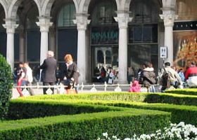 6. MILANO PIAZZA DUOMO