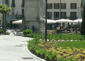 11. Piazza Volta Como