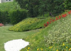 4. giardino sulle colline piemontesi